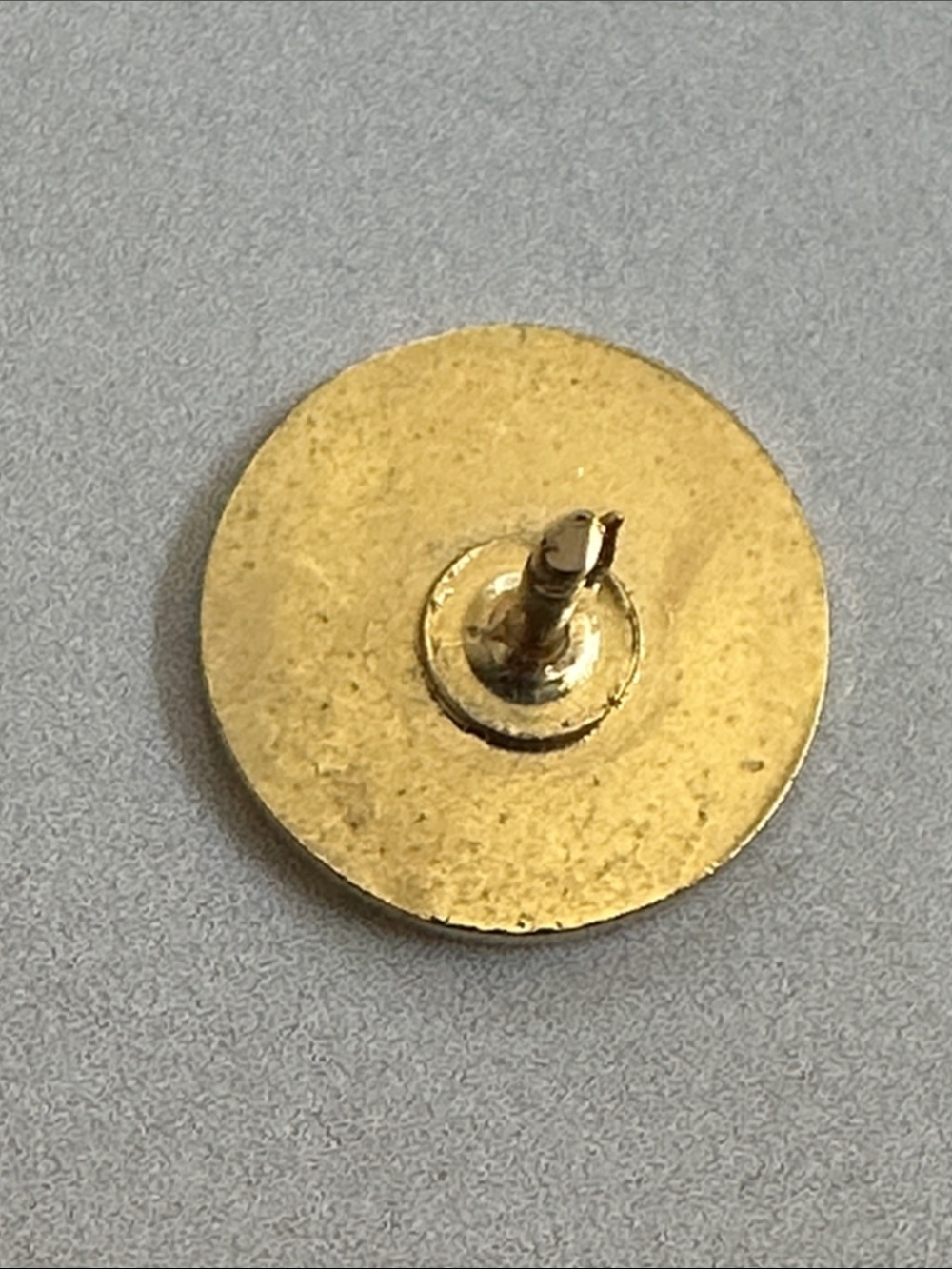 Gold Tone Leaf Pin Accessory - Picture 2 of 4